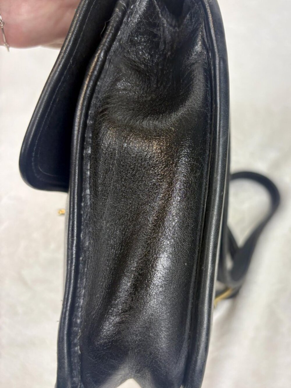 Vintage Coach Willis Top Handle Crossbody in Black Glovetanned Leather and Charm - Picture 4 of 16